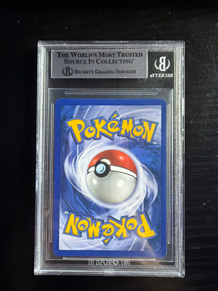 Tyranitar #29 HOLO SWIRL BECKETT 8 SLAB